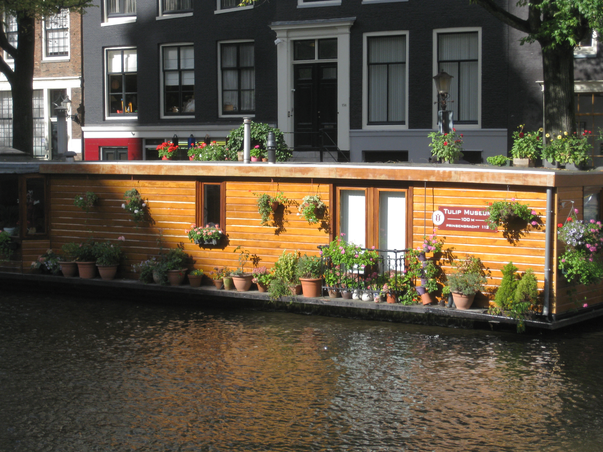 Amsterdam - una delle tante case sui canali